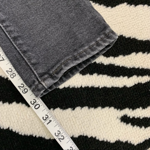 Levi’s 721 High Rise Skinny Distressed Split Knee Black Washed Jeans Size 27 - Picture 12 of 15